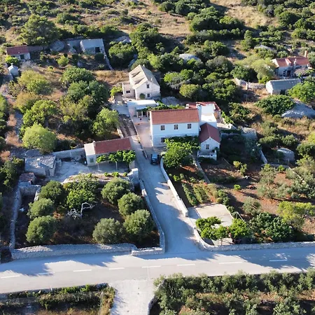 Betini - Authentic Island Escape Apartment Komiža