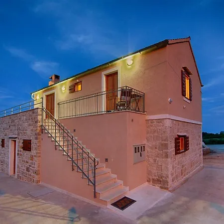 Apartment Betini - Authentic Island Escape