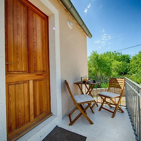 Betini - Authentic Island Escape Apartment