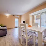 Apartament Betini - Authentic Island Escape *