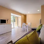 Apartament Betini - Authentic Island Escape *